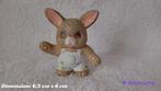 Figurine petite lapin en salopette, Collections, Collections Animaux, Autres, Utilisé, Statue ou Figurine, Enlèvement ou Envoi