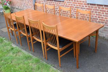 Arne Vodder tafel en stoelen beschikbaar voor biedingen