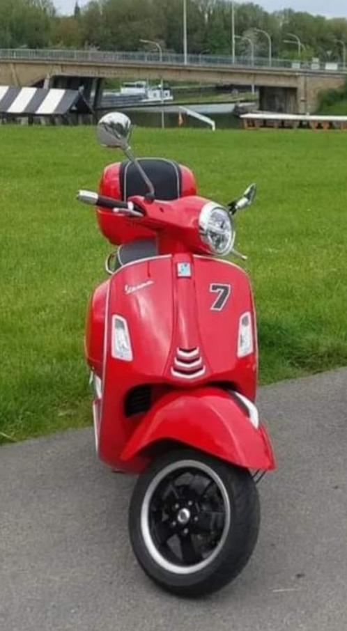 Vespa 300 GTS HPE, Vélos & Vélomoteurs, Scooters | Vespa, Comme neuf, Vespa S, Essence, Enlèvement