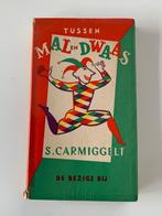 Tussen Mal en Dwaas - S.Carmiggelt (1955) twaalfde druk uitg, Gelezen, Ophalen of Verzenden