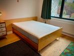 Vintage bed (twijfelaar) met nieuwe matras, Enlèvement, Comme neuf, Queen size