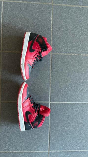 nike air jordan 1 mid beschikbaar voor biedingen
