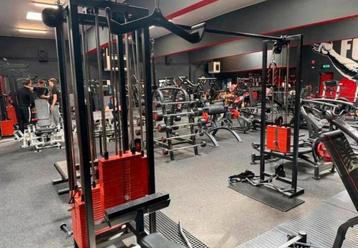 Panatta 5 stack multi-station cable crossover / pulldown beschikbaar voor biedingen
