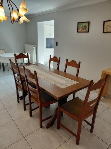 Meubels / Eetkamer beschikbaar voor biedingen
