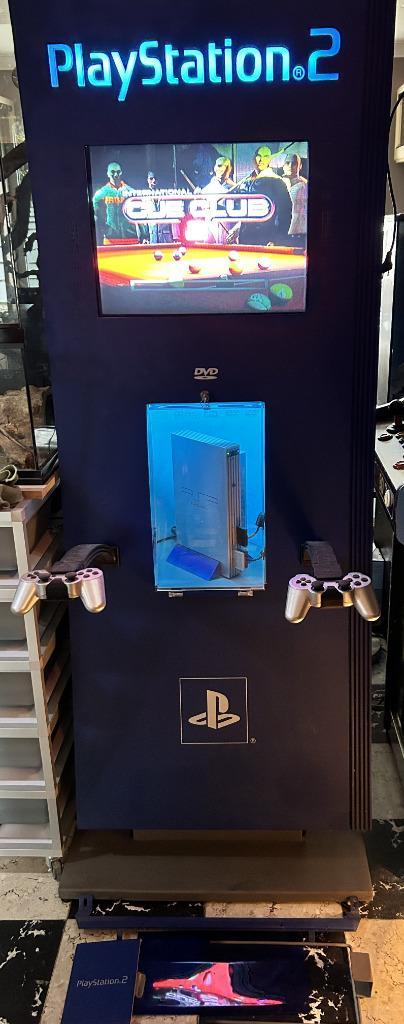 Playstation 2 demopod/demokiosk, Games en Spelcomputers, Spelcomputers | Sony PlayStation 2, Gebruikt, Phat, Zilver, Met 2 controllers