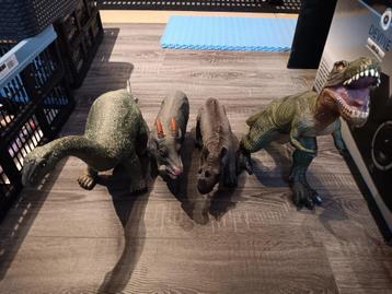 Grote speelgoeddieren beschikbaar voor biedingen