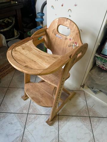 houten eetstoel beschikbaar voor biedingen