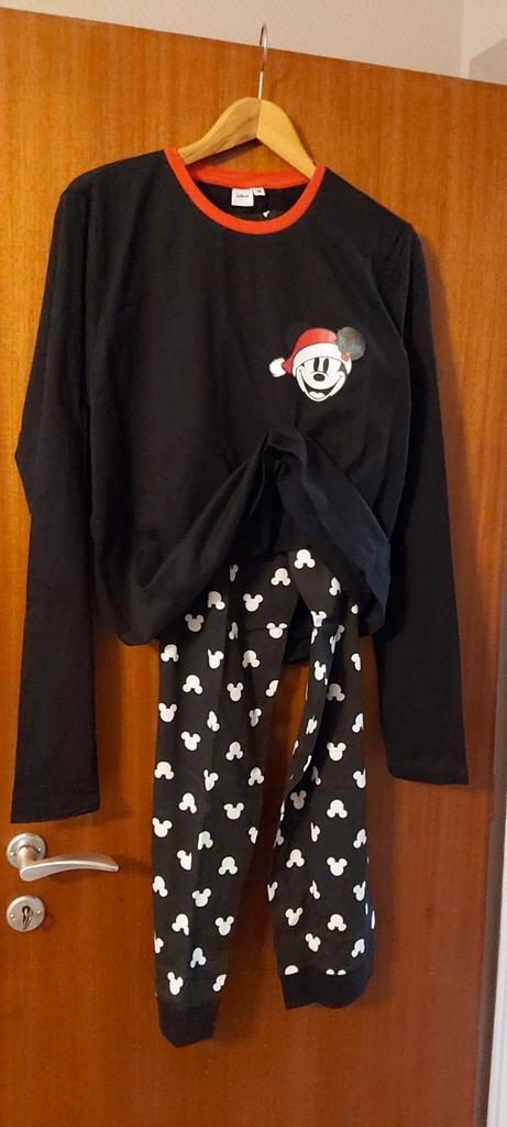 2 Pyjamas  Disney Noël, Diversen, Kerst, Zo goed als nieuw, Ophalen of Verzenden