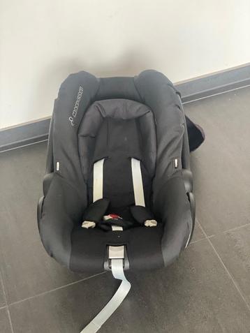 Maxi Cosi zwart + aeromoov  beschikbaar voor biedingen