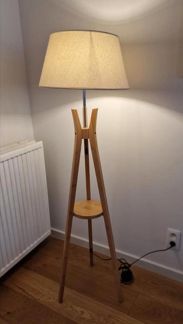 IKEA vloerlamp beschikbaar voor biedingen