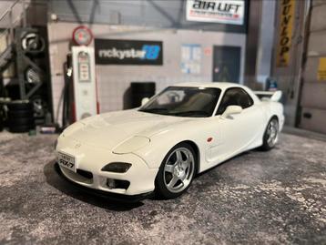 1:18 Mazda RX7 - nieuw in de doos beschikbaar voor biedingen