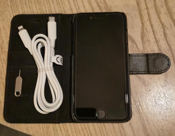 iPhone SE 2022 – Zwart, Télécoms, Téléphonie mobile | Apple iPhone, Reconditionné, 64 GB, Sans abonnement, Sans simlock, iPhone SE (2022)