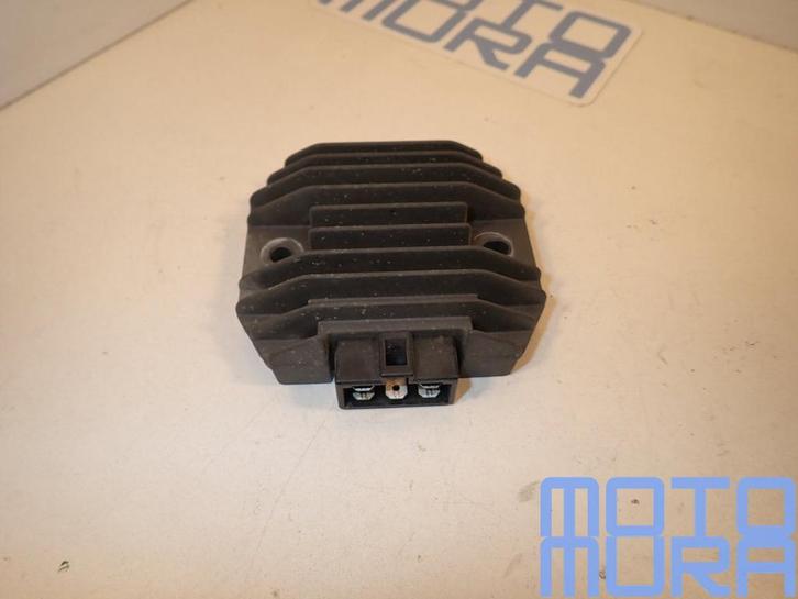 Spanningsregelaar voor Yamaha YZF R1 1998 - 2001 RN01 RN04 r, Motoren, Onderdelen | Yamaha, Gebruikt, Ophalen of Verzenden