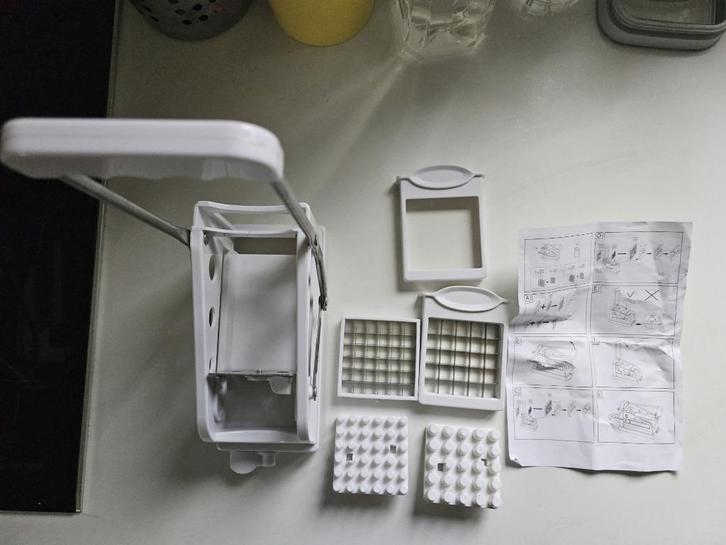 Bijna nieuwe handmatige frietsnijder met 2 messen, Huis en Inrichting, Keuken | Keukenbenodigdheden, Zo goed als nieuw, Ophalen of Verzenden