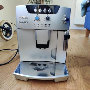 Delonghi koffiemachine - machine à café, Electroménager, Machine à espresso, Tuyau à Vapeur, Café en grains, Comme neuf