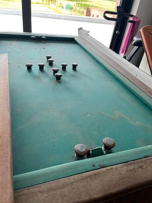 Biljart - 3 cues en ophangset, Sport en Fitness, Biljarten en Poolen, Gebruikt, Biljarttafel, Ophalen