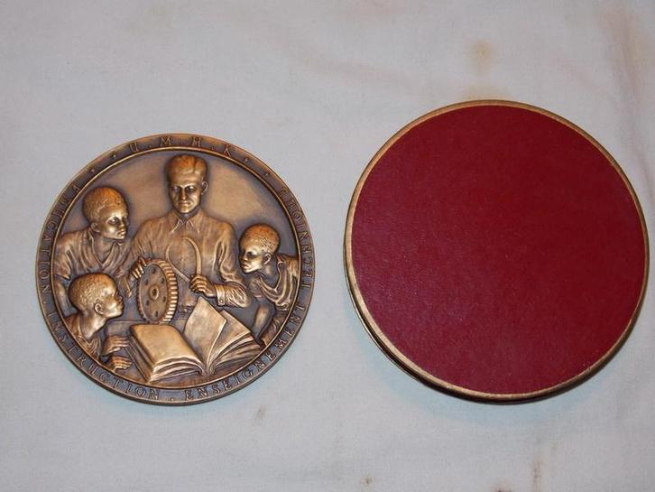 Médaille de table de l'Union minière du haut katanga, Timbres & Monnaies, Pièces & Médailles, Bronze, Enlèvement ou Envoi