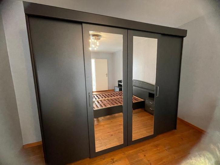 ️ À vendre – 2 garde-robes contemporaines, Huis en Inrichting, Kasten | Kleerkasten, Gebruikt, Met deur(en), Met klep(pen), Met plank(en)