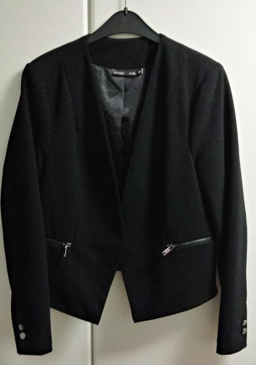 Zwarte blazer zonder kraag en zonder sluiting, maat 44, Kleding | Dames, Jasjes, Kostuums en Pakken, Zo goed als nieuw, Maat 42/44 (L)