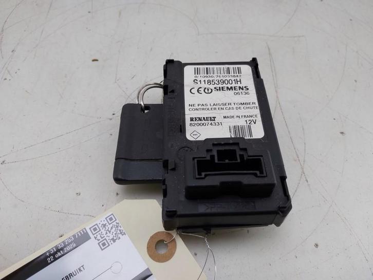 CONTACTSLOT + SLEUTEL Clio III (BR / CR) (|8200074331|), Auto-onderdelen, Overige Auto-onderdelen, Renault, Gebruikt