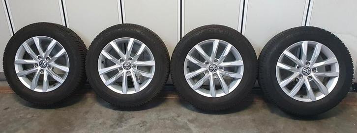 Winterbanden 16 inch Passat B8 lichtmetaal, Auto-onderdelen, Banden en Velgen, Band(en), Winterbanden, 16 inch, 215 mm, Personenwagen
