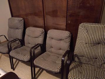 4 tuinstoelen met kussen beschikbaar voor biedingen