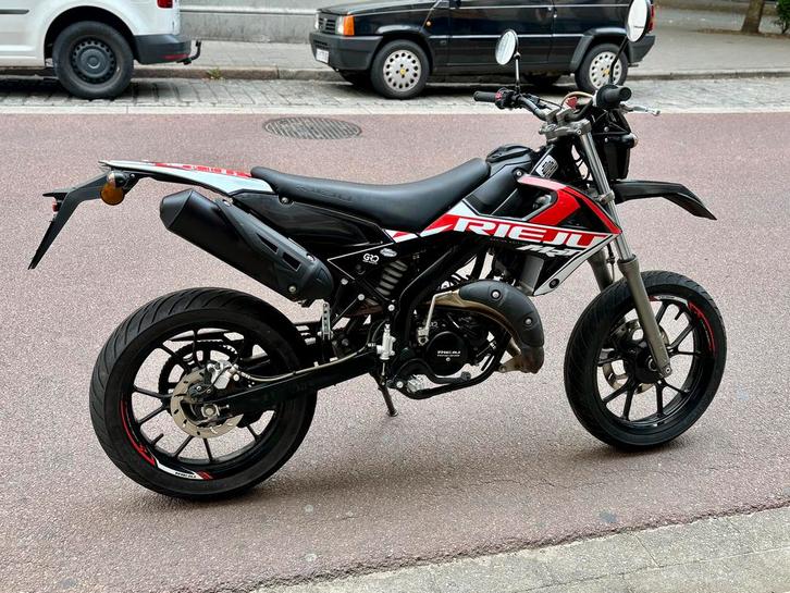 Rieju MRT 50 SM, Fietsen en Brommers, Brommers | Overige merken, Zo goed als nieuw, Ophalen