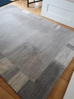 Lichtgrijs laagpollig tapijt - 160x230cm, Huis en Inrichting, Stoffering | Tapijten en Vloerkleden, Zo goed als nieuw, Ophalen
