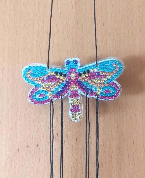 Kleine gong van acryl en strass - Libellule, Tuin en Terras, Windwijzers en Windmolens, Nieuw, Ophalen of Verzenden