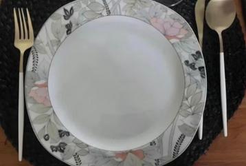 Winterling servies 72 st../  12 pers incl serveerkommen etc beschikbaar voor biedingen