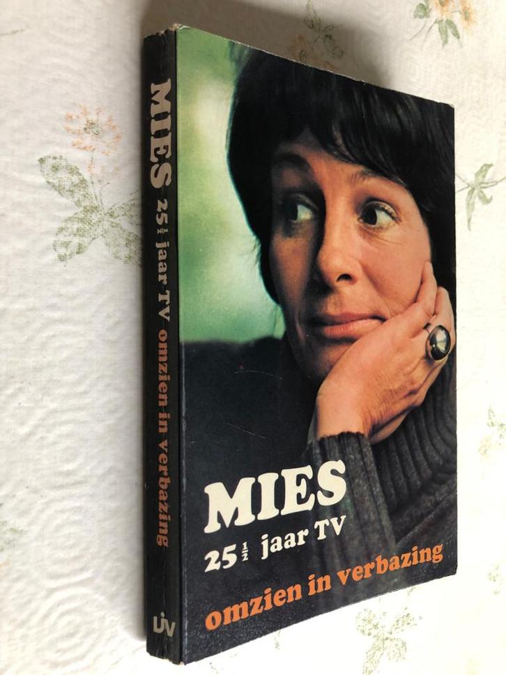 Mies Bouwman - 25 1/2 jaar TV - Omzien in Verbazing, Boeken, Film, Tv en Media, Ophalen of Verzenden