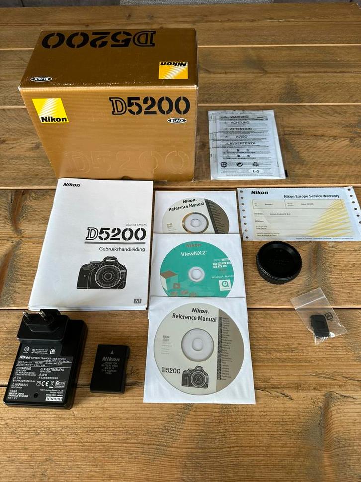 Nikon D5200 + 18-105mm VR + Case Logic tas + factuur, TV, Hi-fi & Vidéo, Appareils photo numériques, Reflex miroir, Nikon, Enlèvement