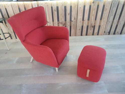 IKEA OSKARSHAMN 1-zits rode fauteuil, Huis en Inrichting, Fauteuils, Zo goed als nieuw, Hout, Stof, Ophalen