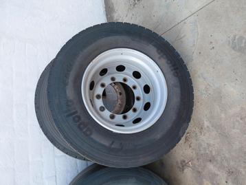 Set 315/70r22.5 banden op velg beschikbaar voor biedingen
