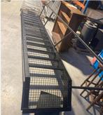 stalen trap met leuning, Ophalen, Trap