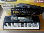 Yamaha PSR 225 keyboard inclusief standaard en adapter., Muziek en Instrumenten, Ophalen, Aanslaggevoelig, Yamaha, 61 toetsen