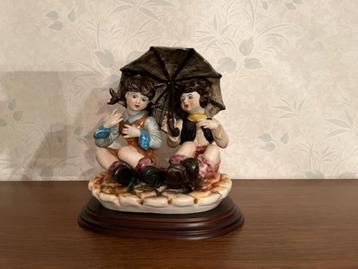 Vintage beeld / CAPODIMONTE beschikbaar voor biedingen