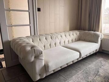 Witte lounge zetel beschikbaar voor biedingen