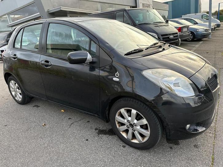 Toyota jaris 1.3 benzine 157.528km, Auto's, Toyota, Bedrijf, Te koop, Yaris, Benzine, Euro 4, Berline, Handgeschakeld, Zwart, Zwart