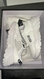 Paires de versace, Enlèvement ou Envoi, Neuf, Baskets