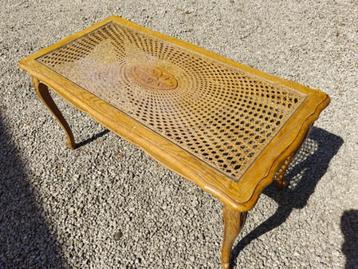 Salontafel vintage beschikbaar voor biedingen