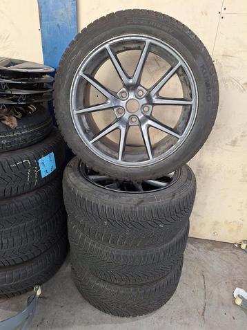 Tesla Model 3 Winterset 18 Inch Origineel beschikbaar voor biedingen