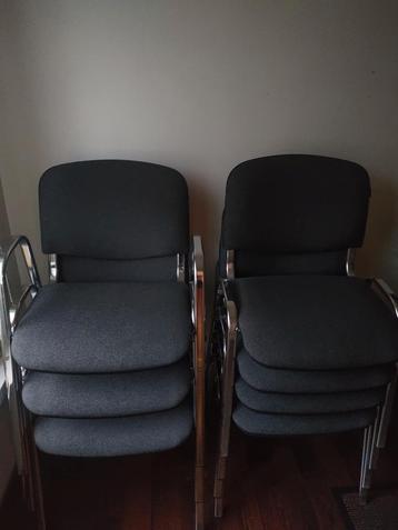 7 stoelen, 3 met leuning, 4 zonder, donkergrijs als nieuw