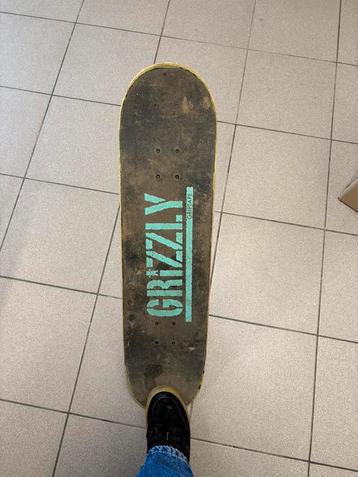Skateboard Grizzly Gripp en Primitive deck beschikbaar voor biedingen