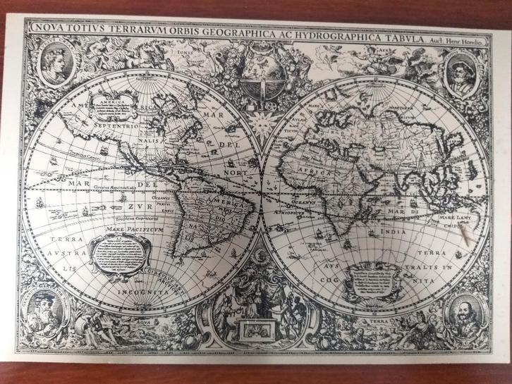 Vintage wereldkaart op metalen plaat - "Nova Totius...", Huis en Inrichting, Woonaccessoires | Wanddecoraties, Zo goed als nieuw