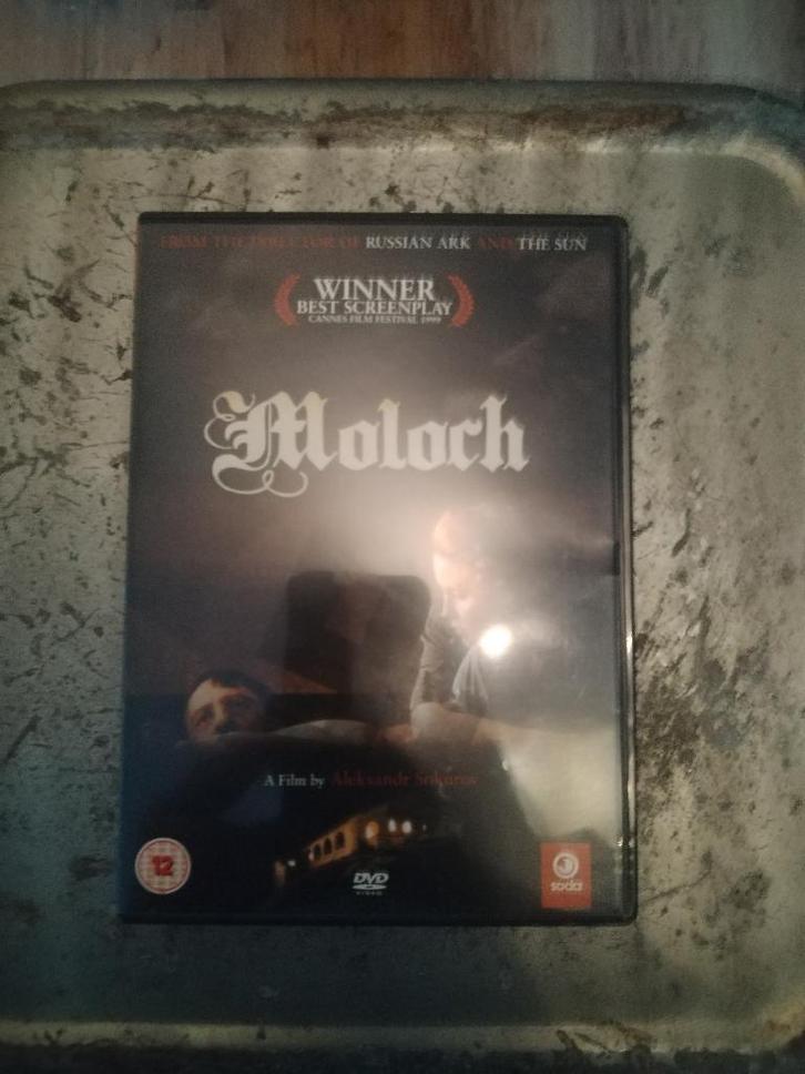Moloch (met Engelse ondertitels), CD & DVD, DVD | Drame, Comme neuf, Drame, À partir de 12 ans, Envoi