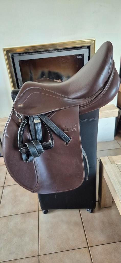 15inch veelzijdigheids zadel, Dieren en Toebehoren, Paarden en Pony's | Zadels, Ophalen of Verzenden