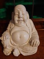 Antieke witte stenen Boeddha