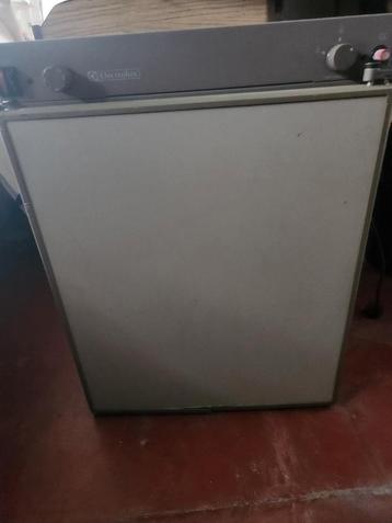 Frigo met ujsdose 12ven gas camper komt van vw T3 beschikbaar voor biedingen