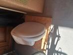 Wc pot met soft close bril, Doe-het-zelf en Bouw, Ophalen, Zo goed als nieuw